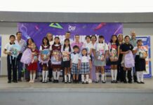 Entregan Lalo y Lucy 2,500kits escolares del programa Pasos por la Educación 2025